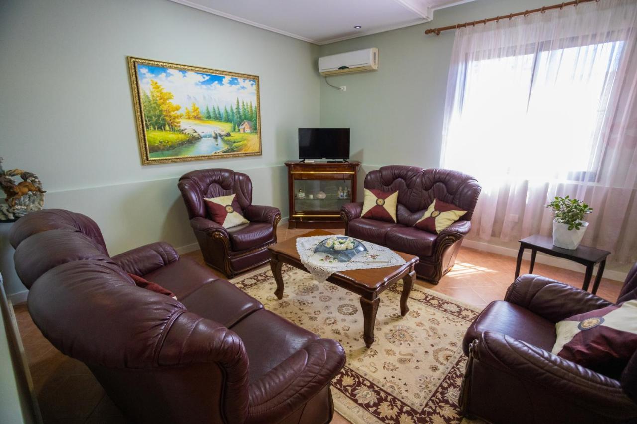 Vila Aulona Vlore Bagian luar foto