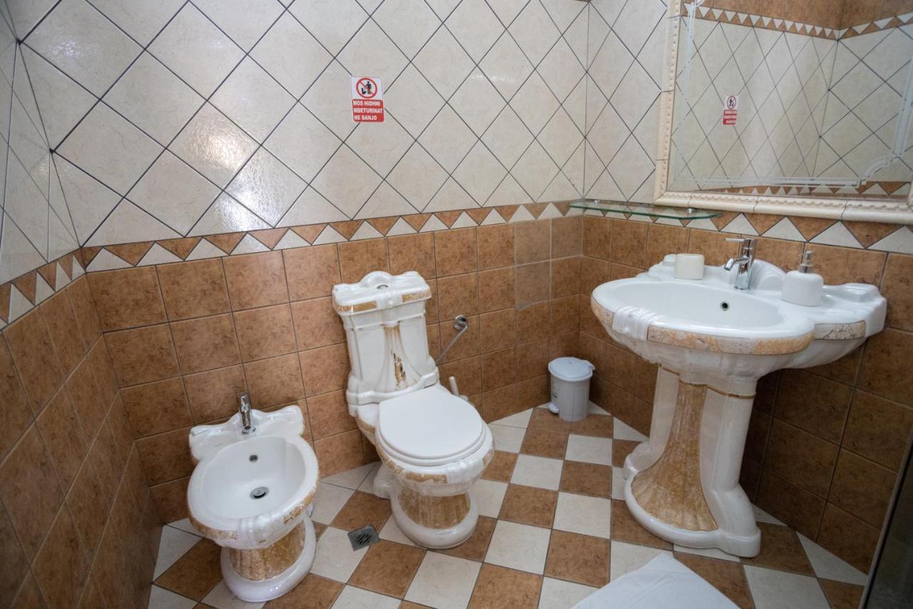 Vila Aulona Vlore Bagian luar foto