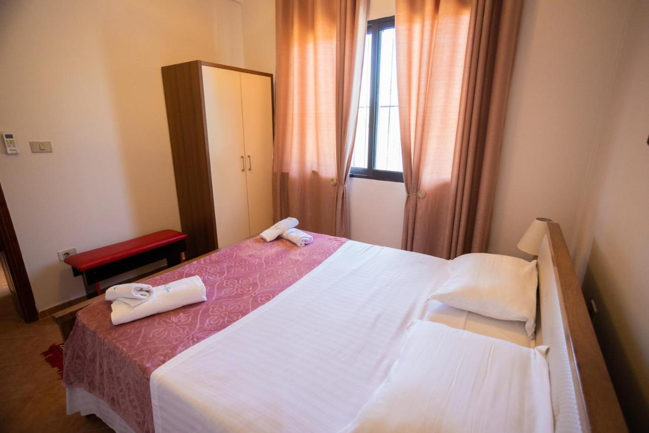 Vila Aulona Vlore Bagian luar foto